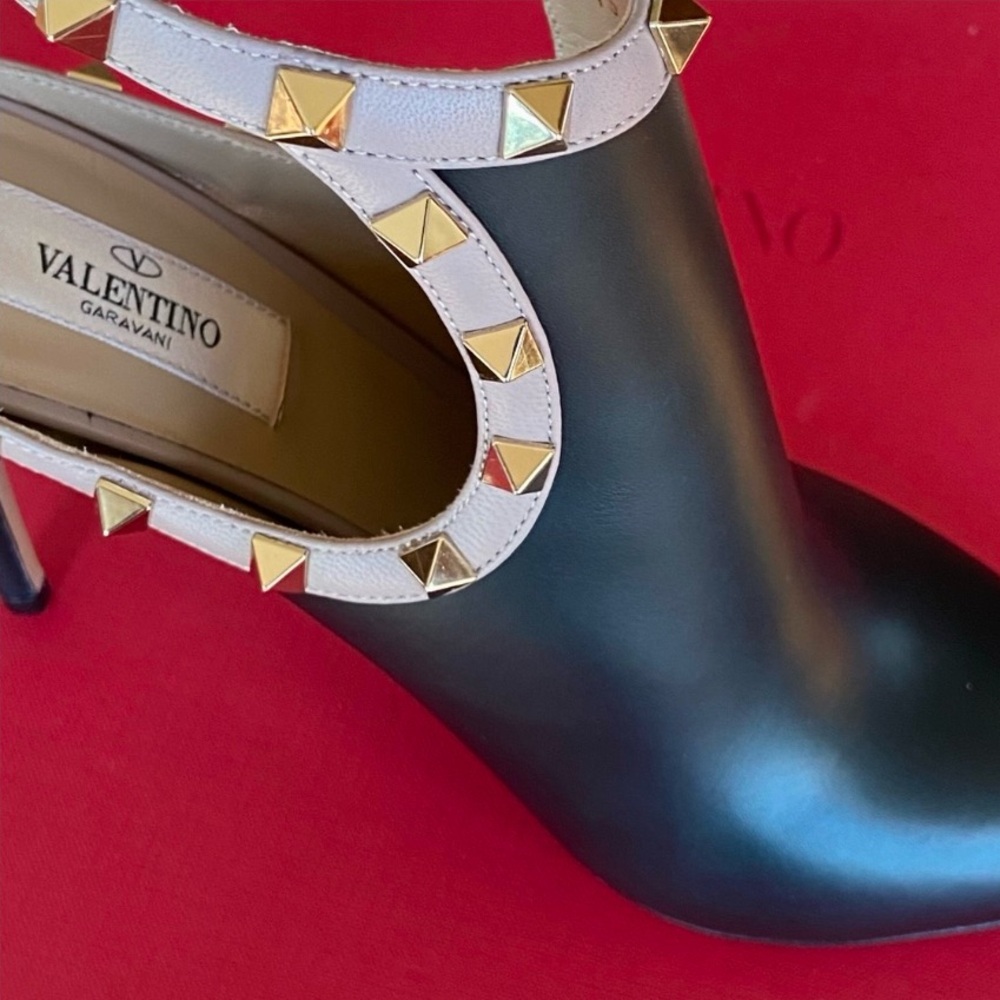 New Valentino Garavani Rockstud Sandal/Ankle Boot Size 38 US 8